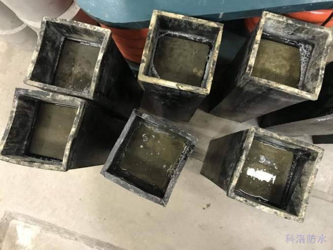 抗壓強度試驗外涂組和內(nèi)摻+外涂組試件浸泡科洛永凝液DPS1